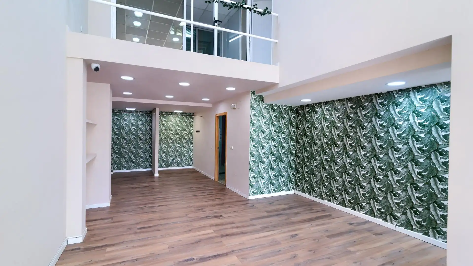 Commercial properties for sale in Carrer del Doctor Nicasi Benlloch, 18, Barrio de Benicalap Commercial properties for sale in Valencia with Air Conditioner and Alarm
