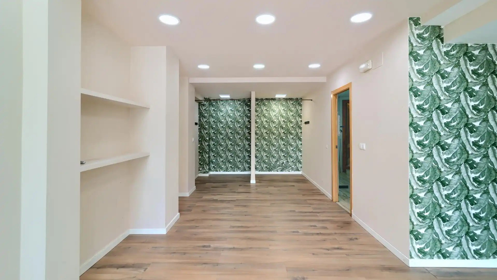 Commercial properties for sale in Carrer del Doctor Nicasi Benlloch, 18, Barrio de Benicalap Commercial properties for sale in Valencia with Air Conditioner and Alarm