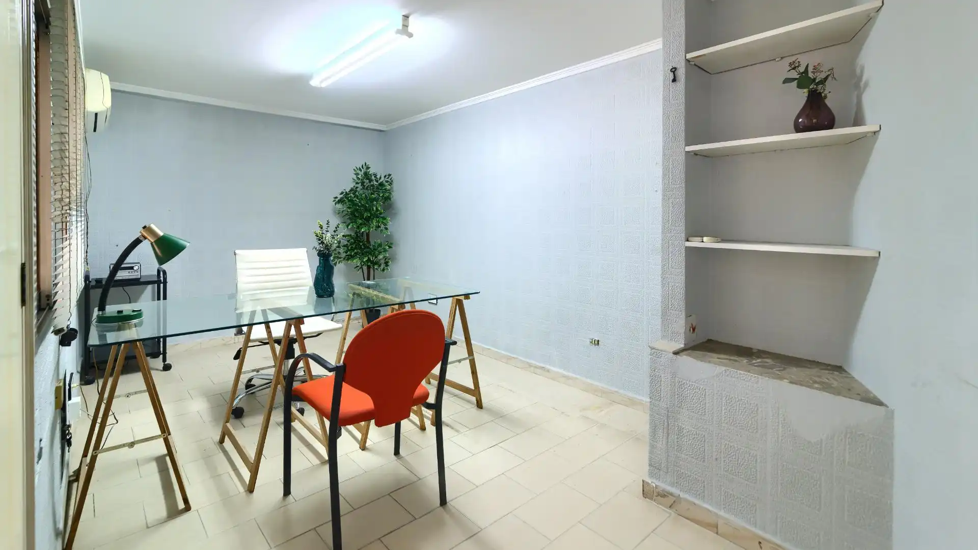 Commercial properties for sale in Carrer del Doctor Nicasi Benlloch, 18, Barrio de Benicalap Commercial properties for sale in Valencia with Air Conditioner and Alarm