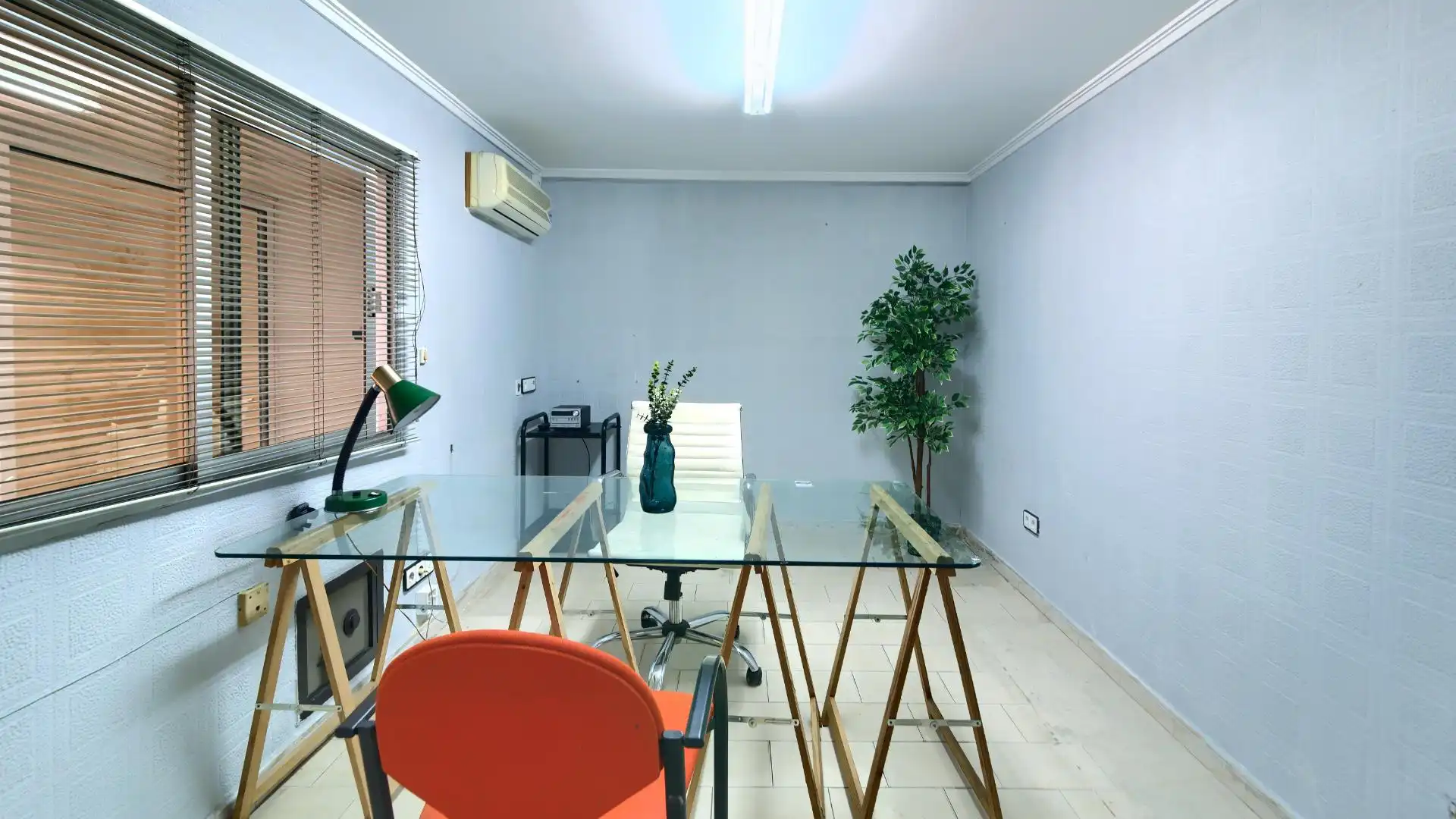 Commercial properties for sale in Carrer del Doctor Nicasi Benlloch, 18, Barrio de Benicalap Commercial properties for sale in Valencia with Air Conditioner and Alarm