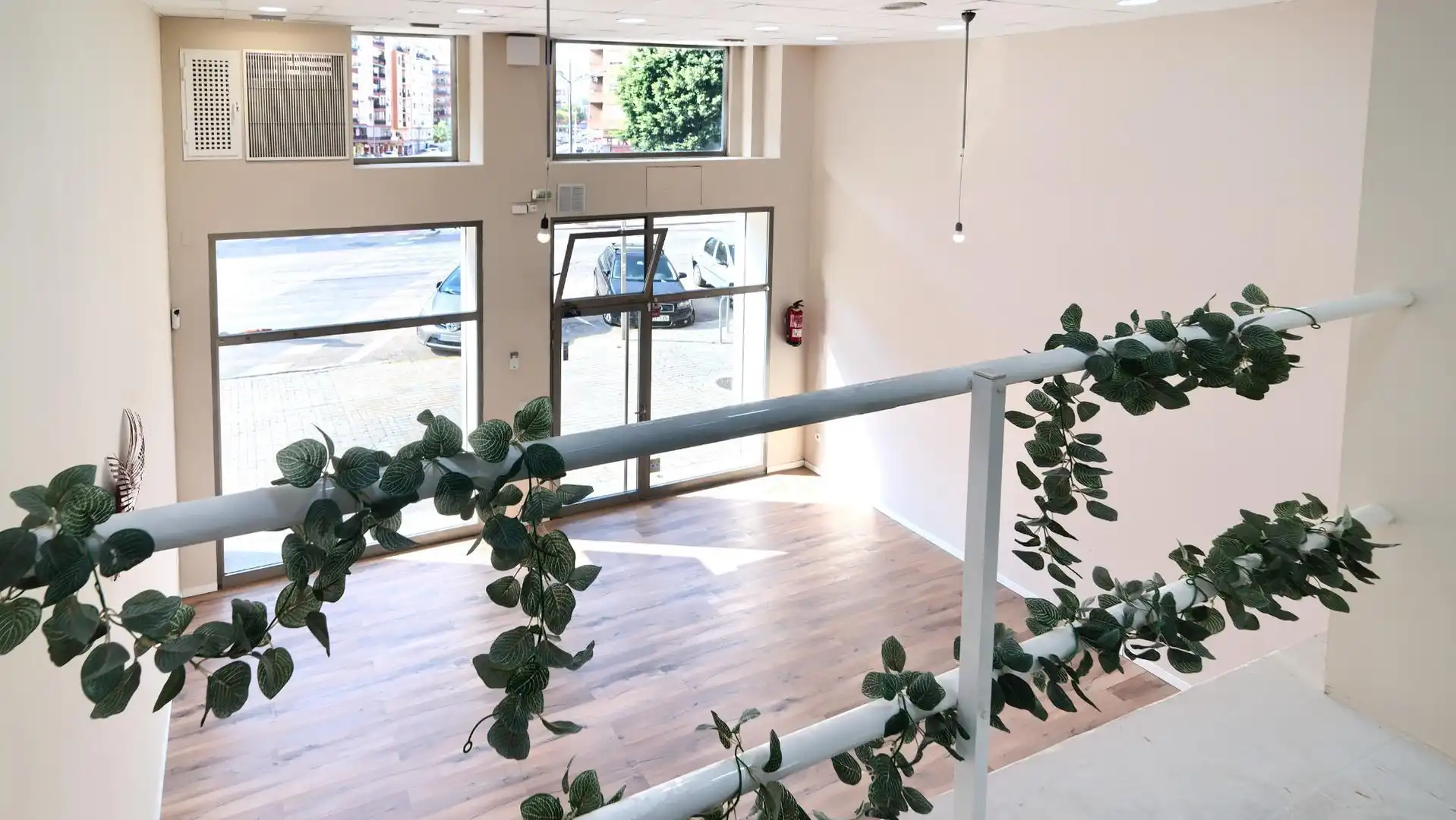 Commercial properties for sale in Carrer del Doctor Nicasi Benlloch, 18, Barrio de Benicalap Commercial properties for sale in Valencia with Air Conditioner and Alarm