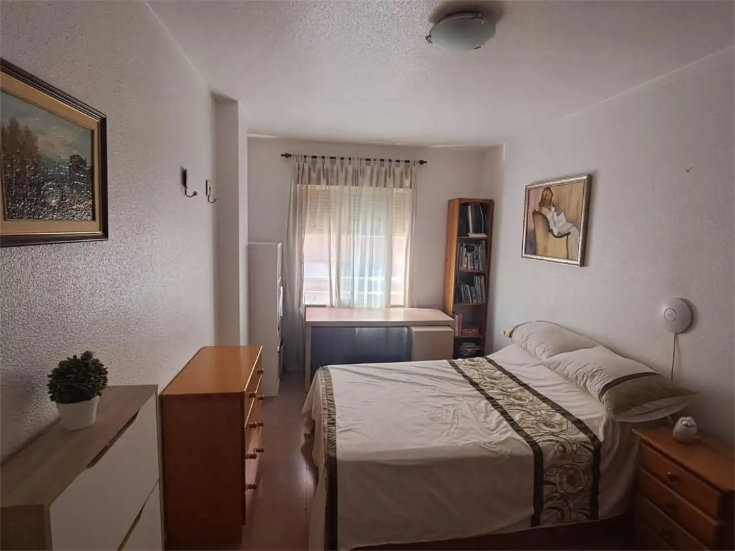 Casa adosada en venta en Calle Miguel Hernández, 24, Almoradí Habitación de Casa adosada en venta en Almoradí