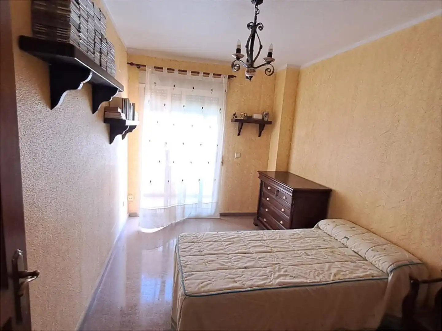 Casa adosada en venta en Calle Miguel Hernández, 24, Almoradí Habitación de Casa adosada en venta en Almoradí