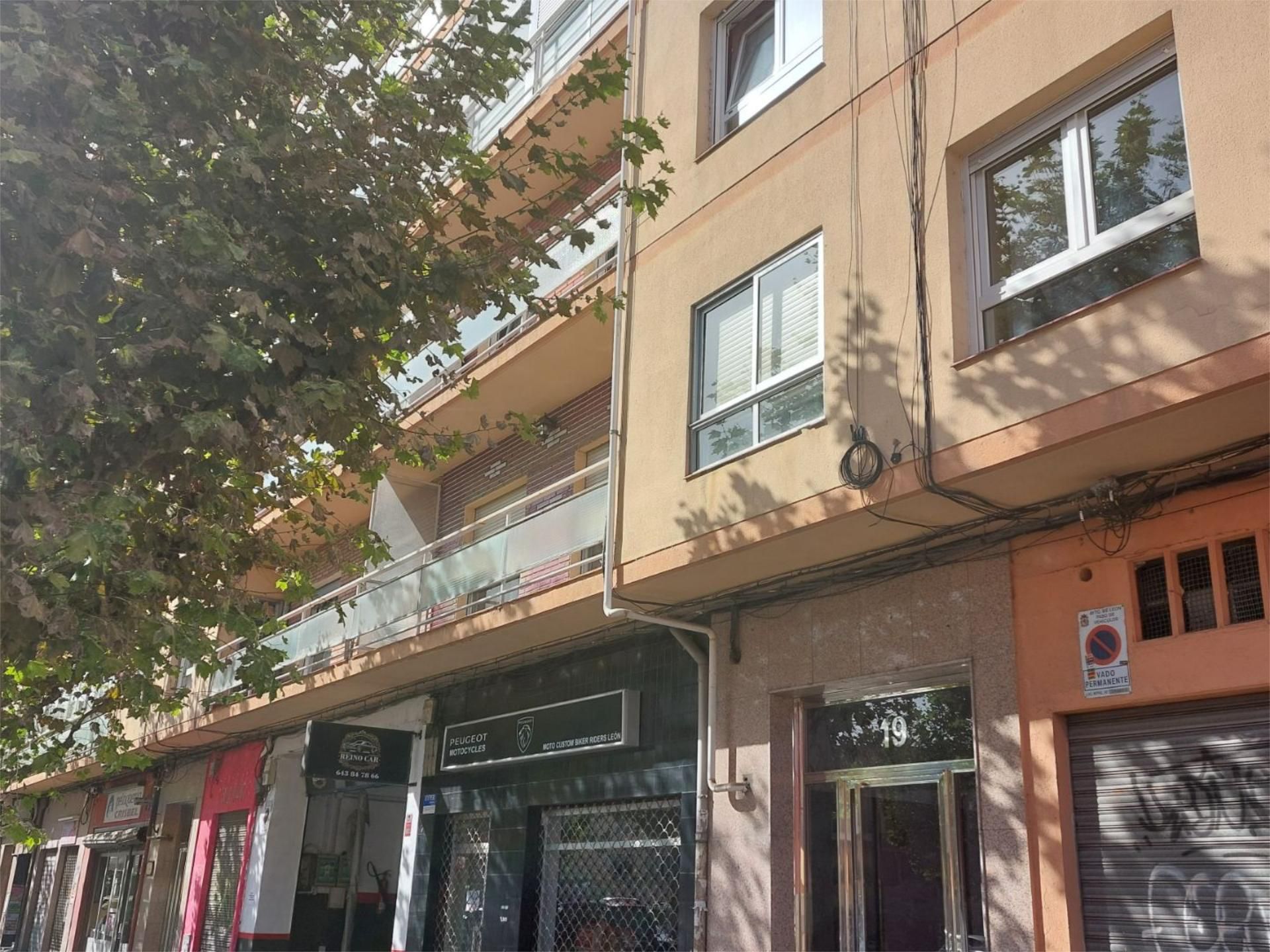 Exterior view of Flat for sale in León Capital   with Terrace