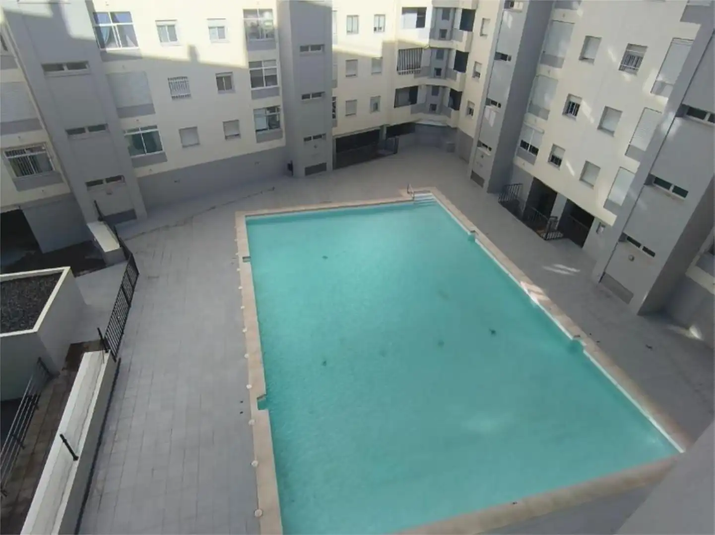 Swimming pool of Flat for rent in Algeciras  with Air Conditioner, Heating and Terrace