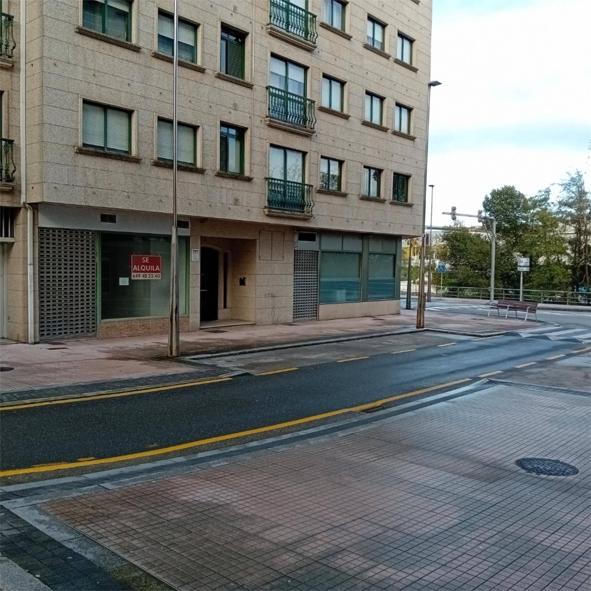 Vista exterior de Local de lloguer en Pontevedra Capital 