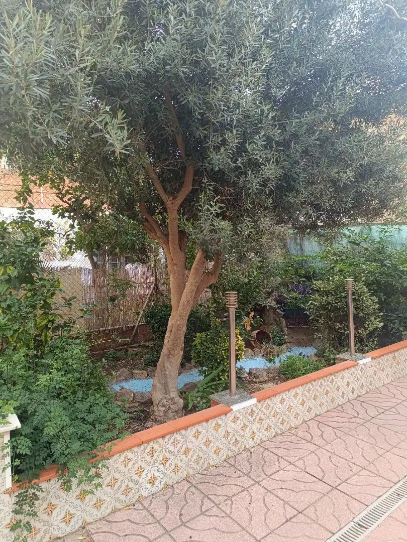 Jardí de Pis en venda en Santa Coloma de Gramenet amb Aire condicionat, Calefacció i Jardí privat