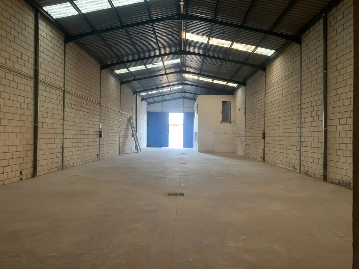 Commercial properties for rent in Torremejía  with Air Conditioner