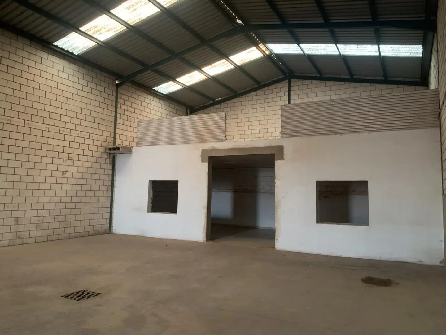 Commercial properties for rent in Torremejía  with Air Conditioner