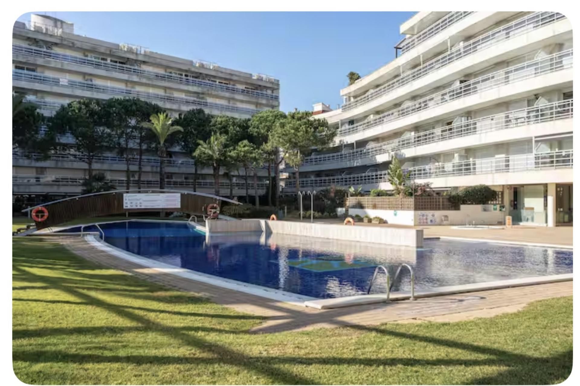 Apartment for sale in Travessia Vila de Madrid, 1, Els Pins Swimming pool of Apartment for sale in Blanes with Air Conditioner, Terrace and Swimming Pool
