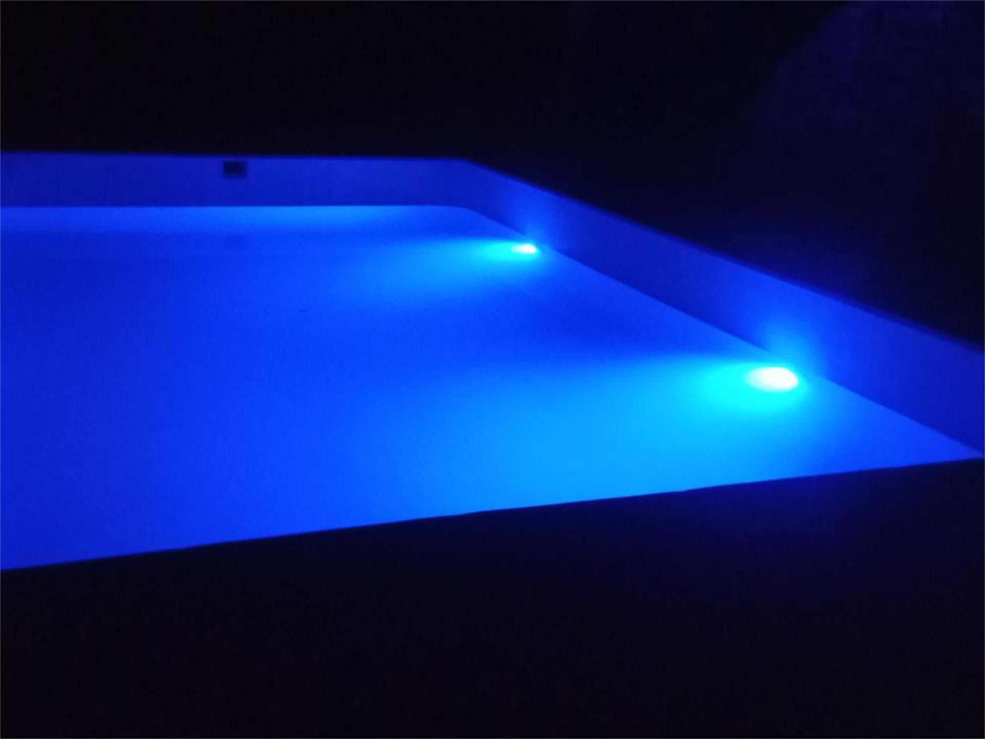 Piscina de Casa adosada en venda en La Rinconada amb Aire condicionat, Calefacció i Jardí privat