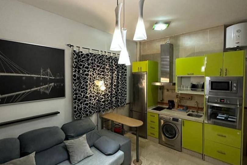 Photo 1 of Planta baja for sale in Calle de San Eugenio, 1, Los Castillejos - La Trinidad, Málaga