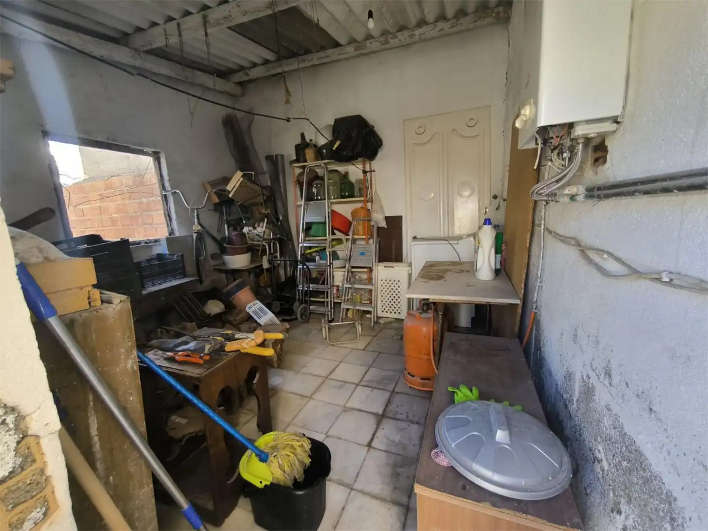 Wohnung zum Verkauf in Cantoria mit Privatgarten, Abstellraum und Möbliert