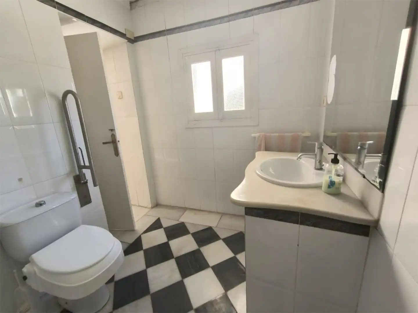 Badezimmer von Wohnung zum Verkauf in Cantoria mit Privatgarten, Abstellraum und Möbliert
