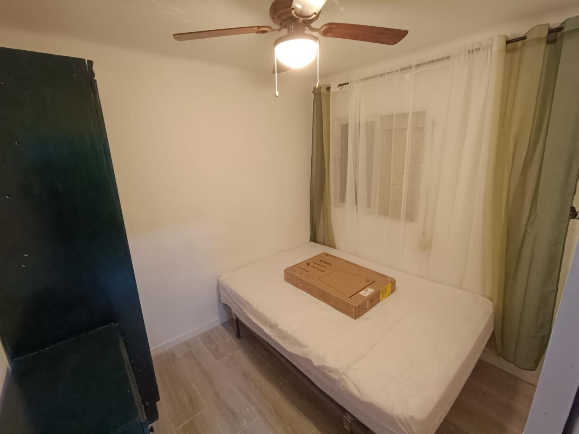 Flat to share in Calle Jilguero, 6, Los Pájaros Bedroom of Flat to share in Sevilla Capital with Air Conditioner, Heating and Furnished