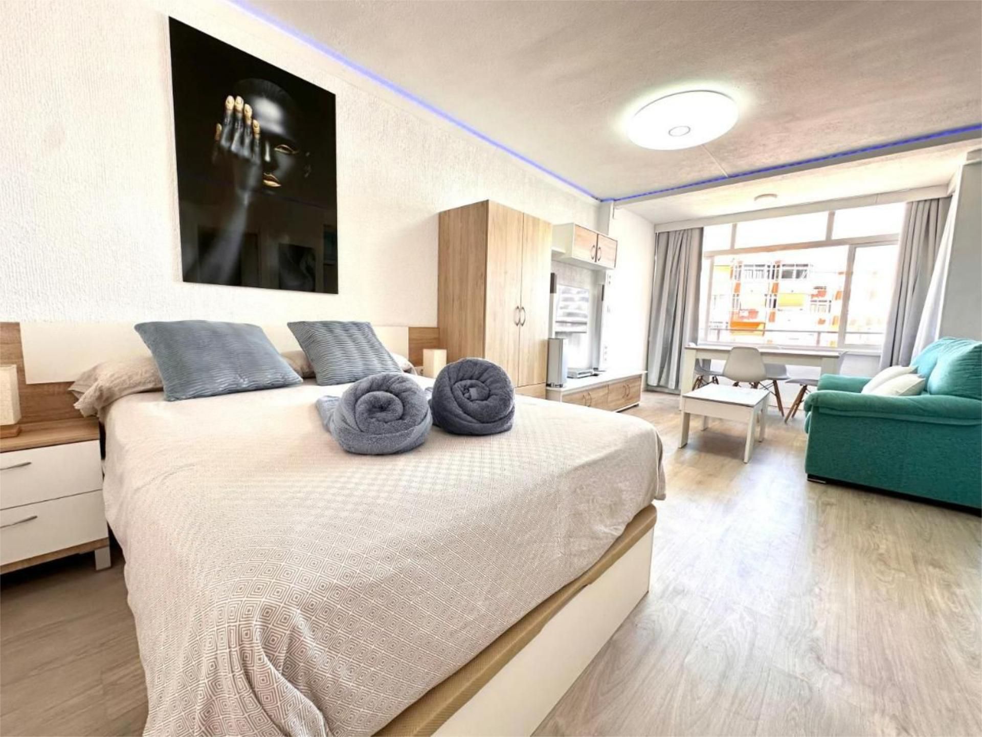 Dormitori de Pis en venda en Torremolinos amb Aire condicionat i Piscina