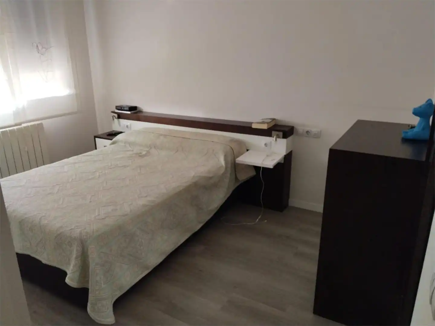 Casa adosada en venda a Avenida Eleazar Huerta, 66, Facultad de Medicina Dormitori de Casa adosada en venda en Albacete Capital amb Aire condicionat i Piscina