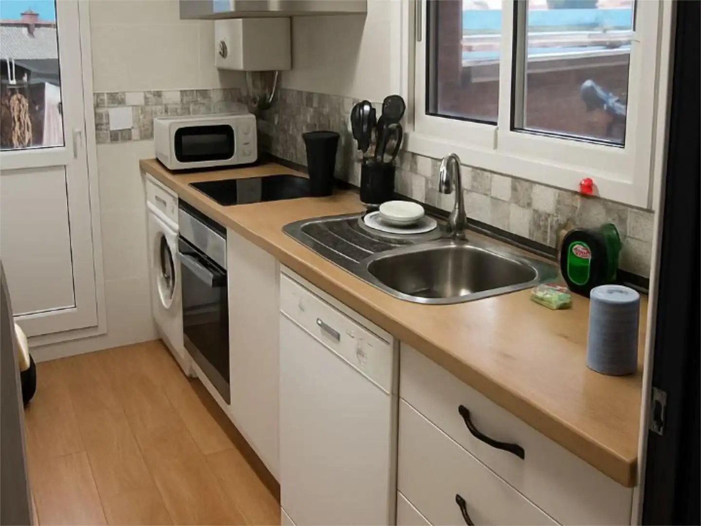 Flat for sale in Calle de la Fuente, 6, San Martín de Valdeiglesias Kitchen of Flat for sale in San Martín de Valdeiglesias with Heating, Terrace and Swimming Pool