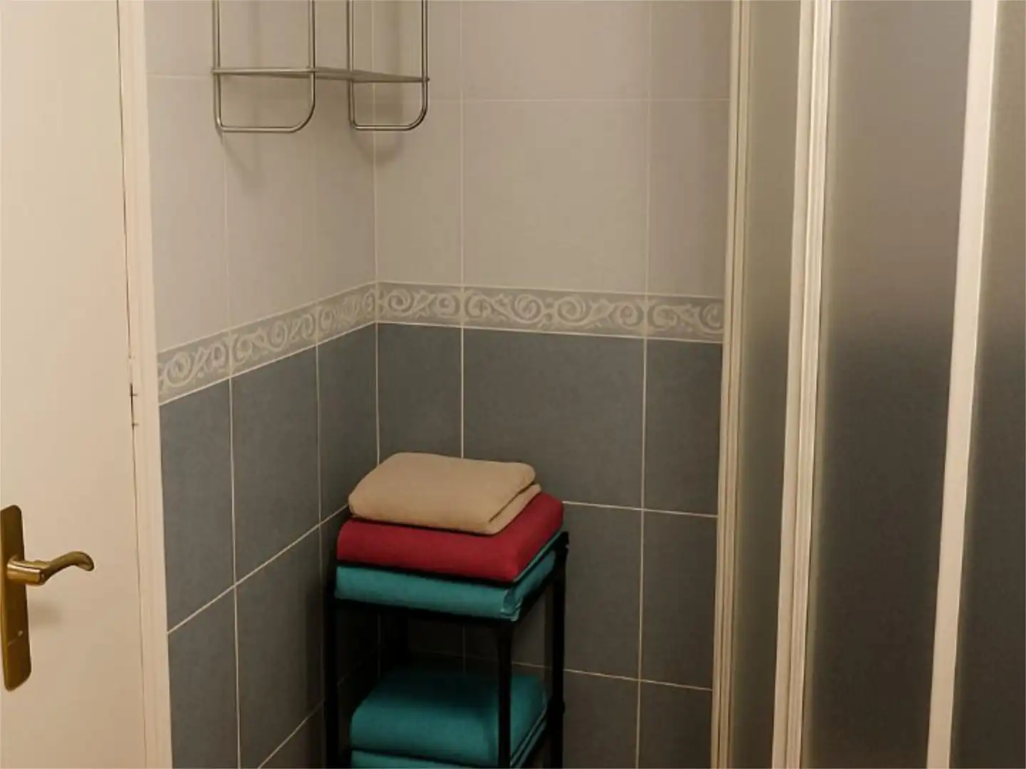 Flat for sale in Calle de la Fuente, 6, San Martín de Valdeiglesias Bathroom of Flat for sale in San Martín de Valdeiglesias with Heating, Terrace and Swimming Pool