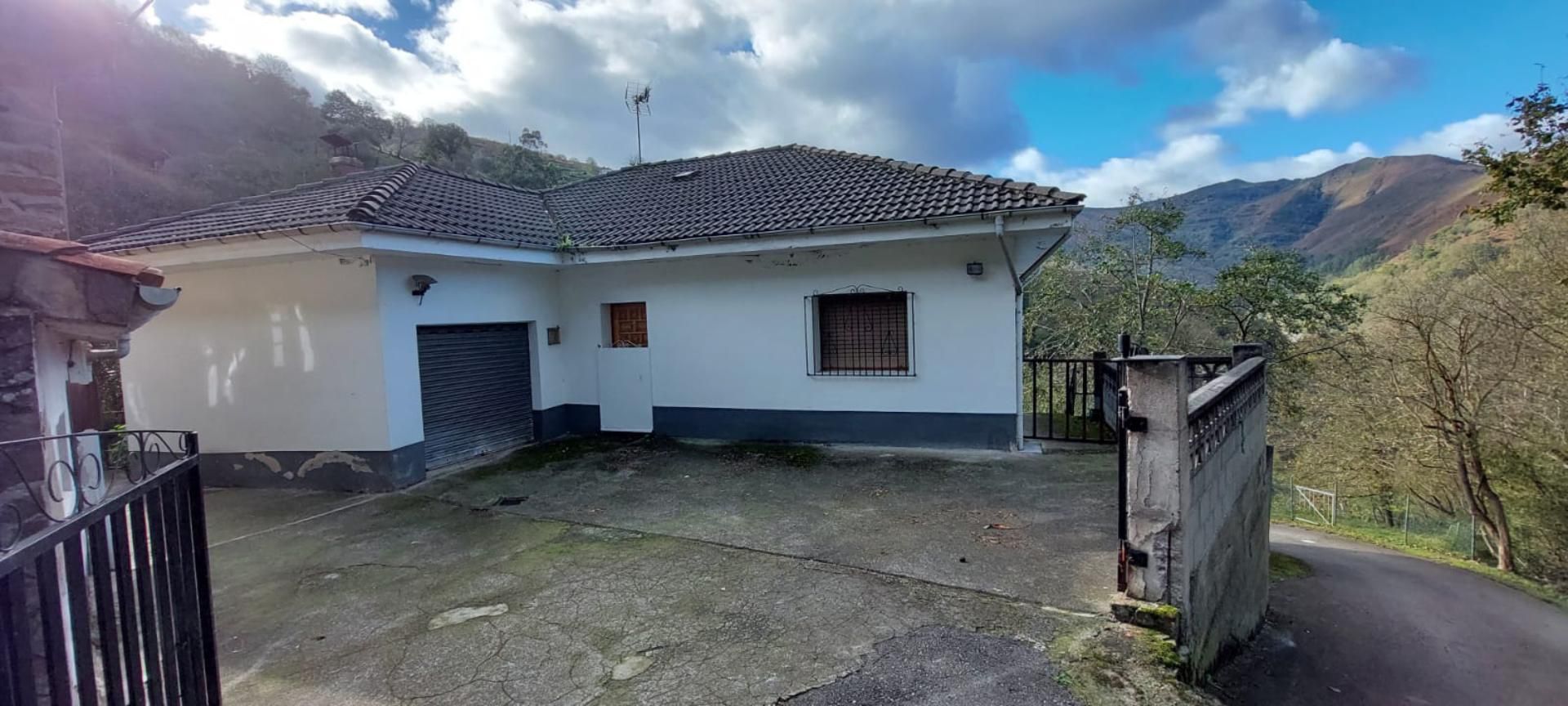 Exterior view of House or chalet for sale in Mieres (Asturias)  with Terrace and Balcony