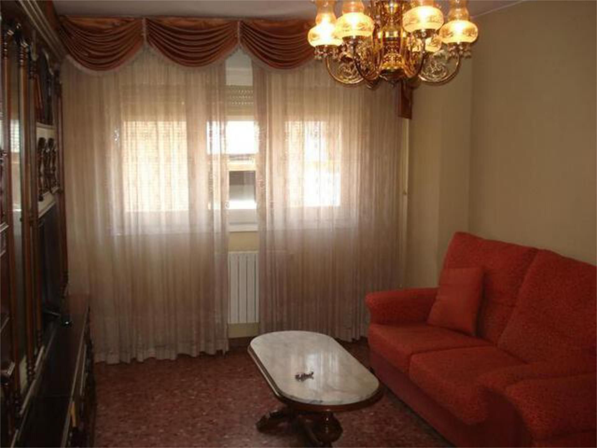 Pis en venda a Las Fuentes Dormitori de Pis en venda en Zaragoza Capital amb Calefacció, Traster i Moblat