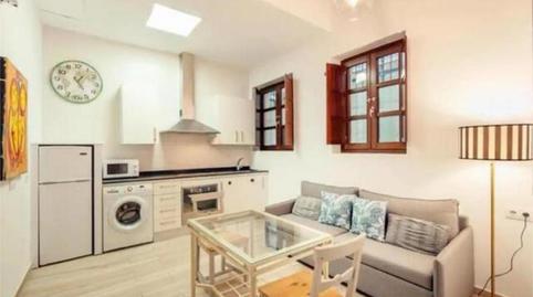 Apartment to rent in Triana Casco Antiguo, Sevilla - image 2 Photo 2 of Apartment to rent in Triana Casco Antiguo, Sevilla