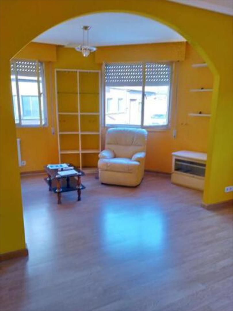 Sala d'estar de Pis en venda en Ponferrada amb Calefacció, Jardí privat i Traster