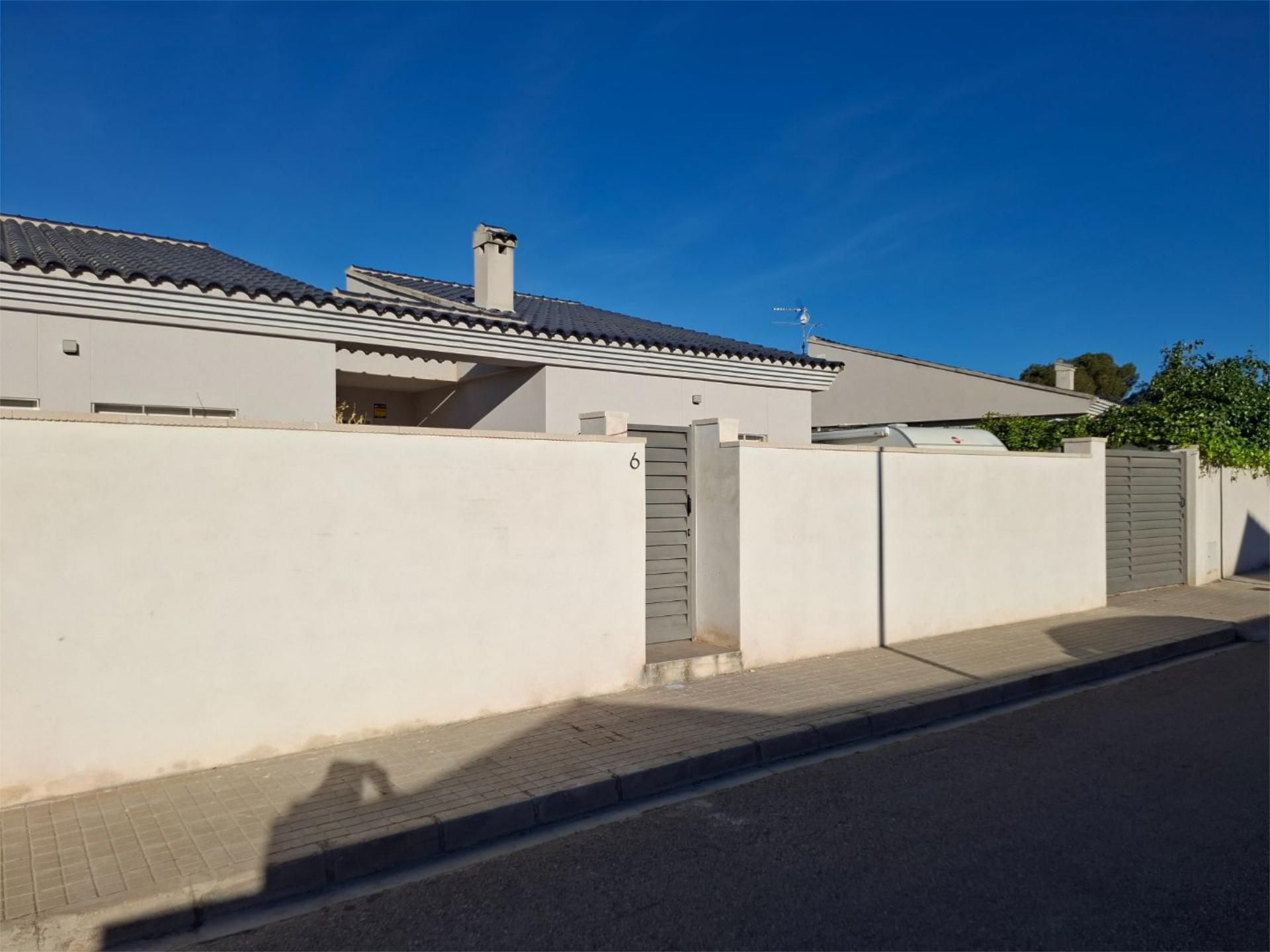 Vista exterior de Casa o xalet de lloguer en Olocau amb Aire condicionat, Jardí privat i Parquet