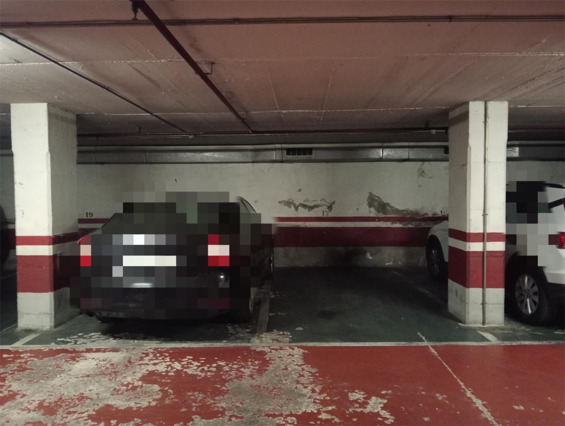 Garatge de lloguer a Carrer Farnés, 9, Collblanc