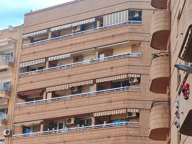 Piso en Venta en Carrer de Josep Esteve, 2 en Torrefiel