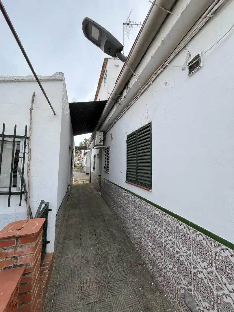 Casa o chalet en venta en Calle San Juan, 4, La Zarza - Perrunal Vista exterior de Casa o chalet en venta en La Zarza - Perrunal con Jardín privado, Terraza y Trastero