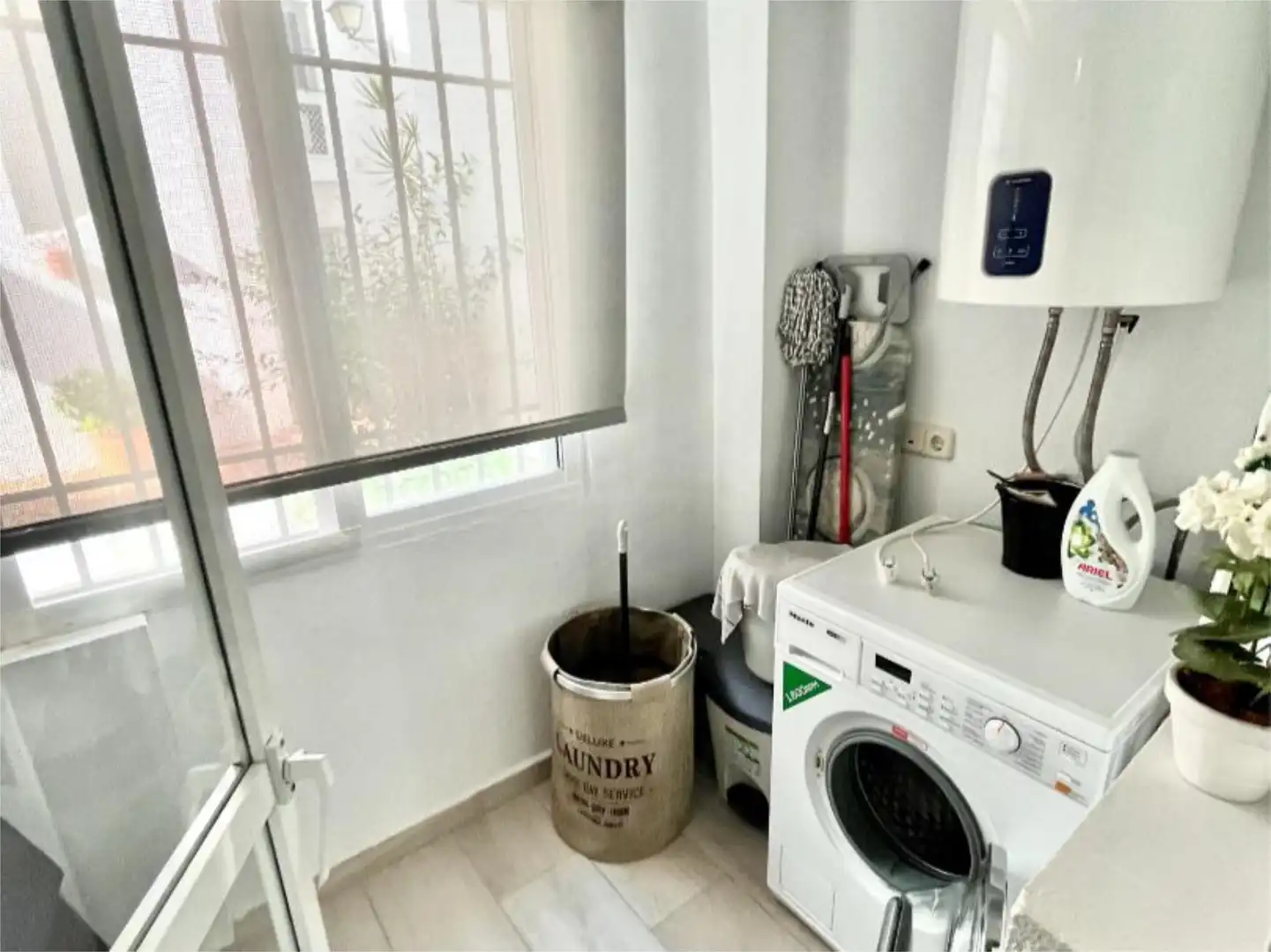 Piso en venta en Camino de los Manchones, 4, Nagüeles Alto Habitación de Piso en venta en Marbella con Aire acondicionado, Calefacción y Jardín privado