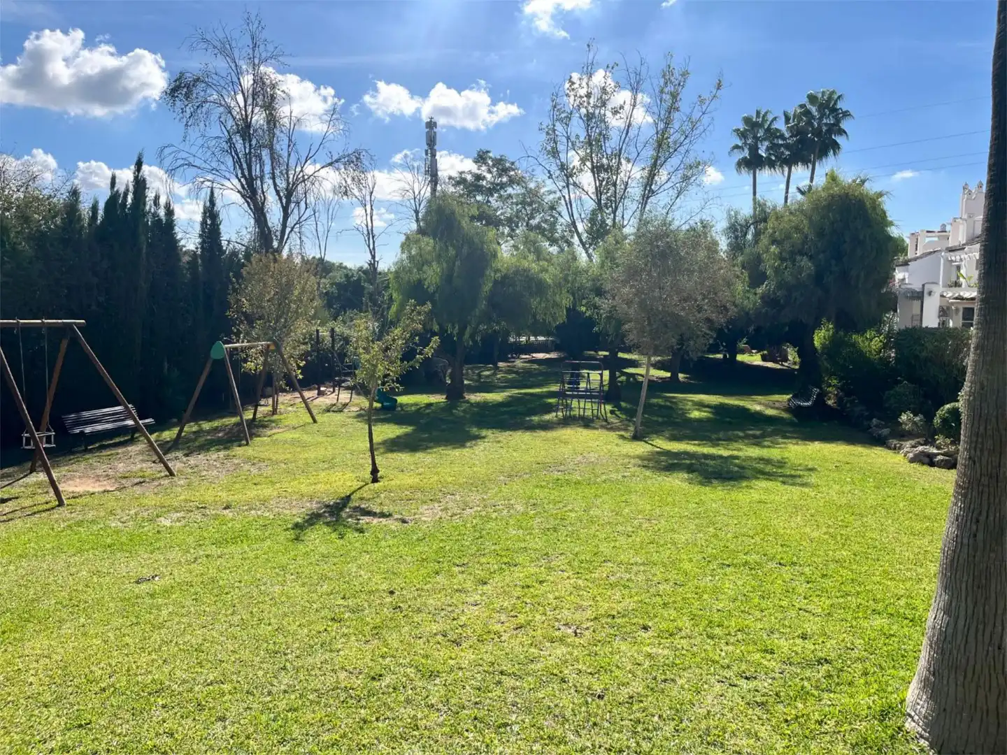 Piso en venta en Camino de los Manchones, 4, Nagüeles Alto Jardín de Piso en venta en Marbella con Aire acondicionado, Calefacción y Jardín privado