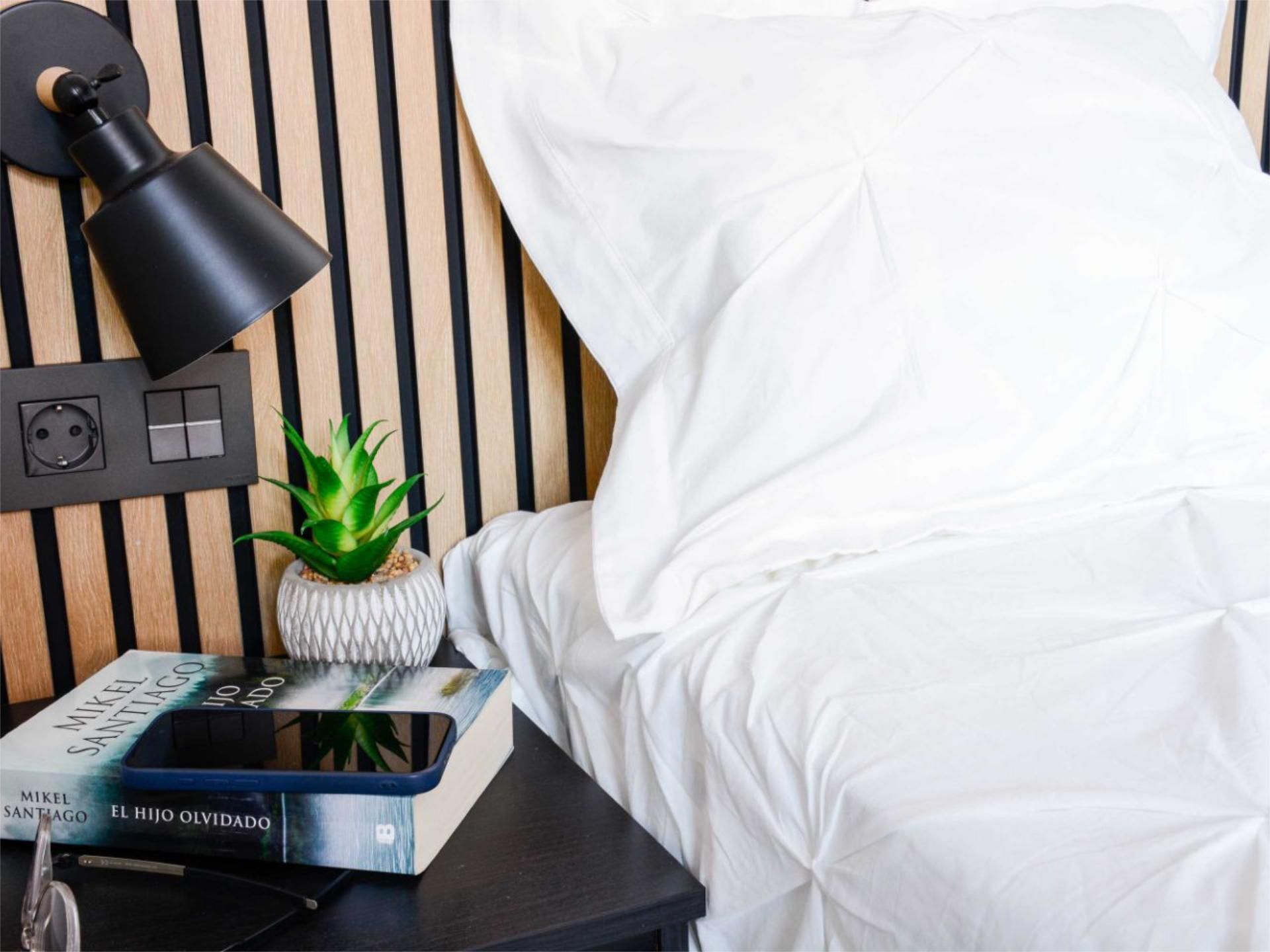 Bedroom of Flat for sale in  Barcelona Capital  with Air Conditioner, Heating and Furnished