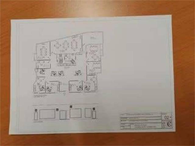 Oficina en Alquiler en Milán - Pumarín