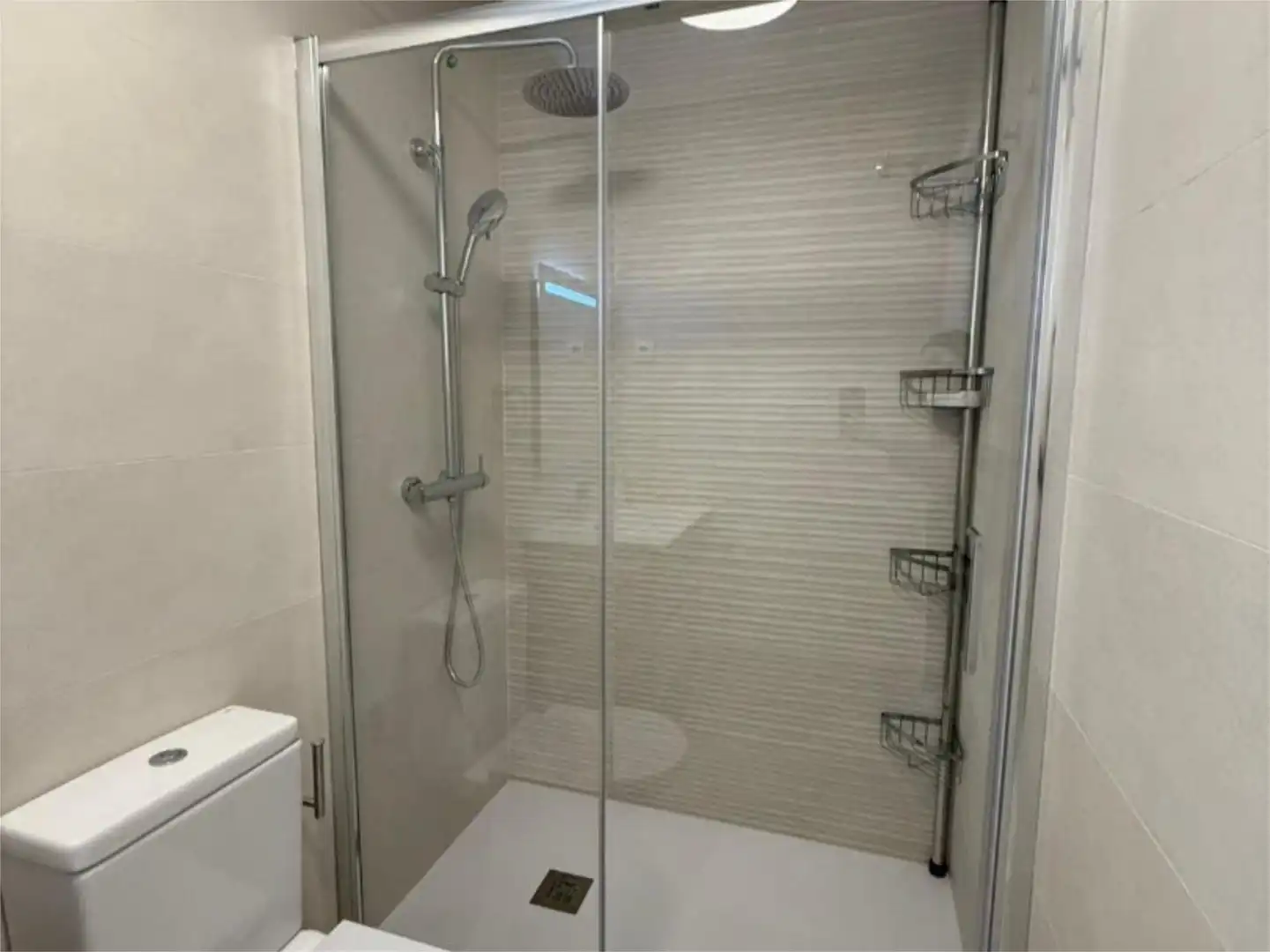 Loft de lloguer a Calle Damian Sanchez Lopez, 6, Praderón Bany de Loft de lloguer en San Sebastián de los Reyes amb Aire condicionat, Calefacció i Moblat