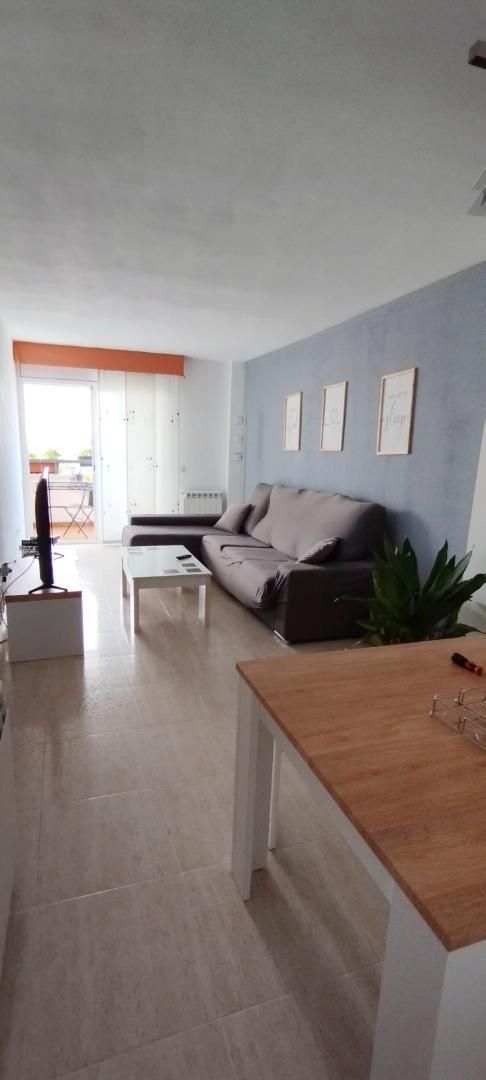 Sala d'estar de Pis per a compartir en  Tarragona Capital amb Calefacció, Terrassa i Piscina