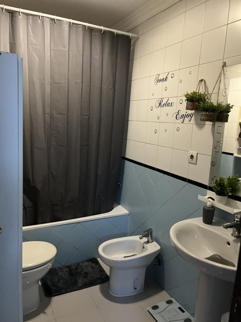 Flat for sale in Calle José Díaz Velázquez, 36, La Algaba Bathroom of Flat for sale in La Algaba with Air Conditioner