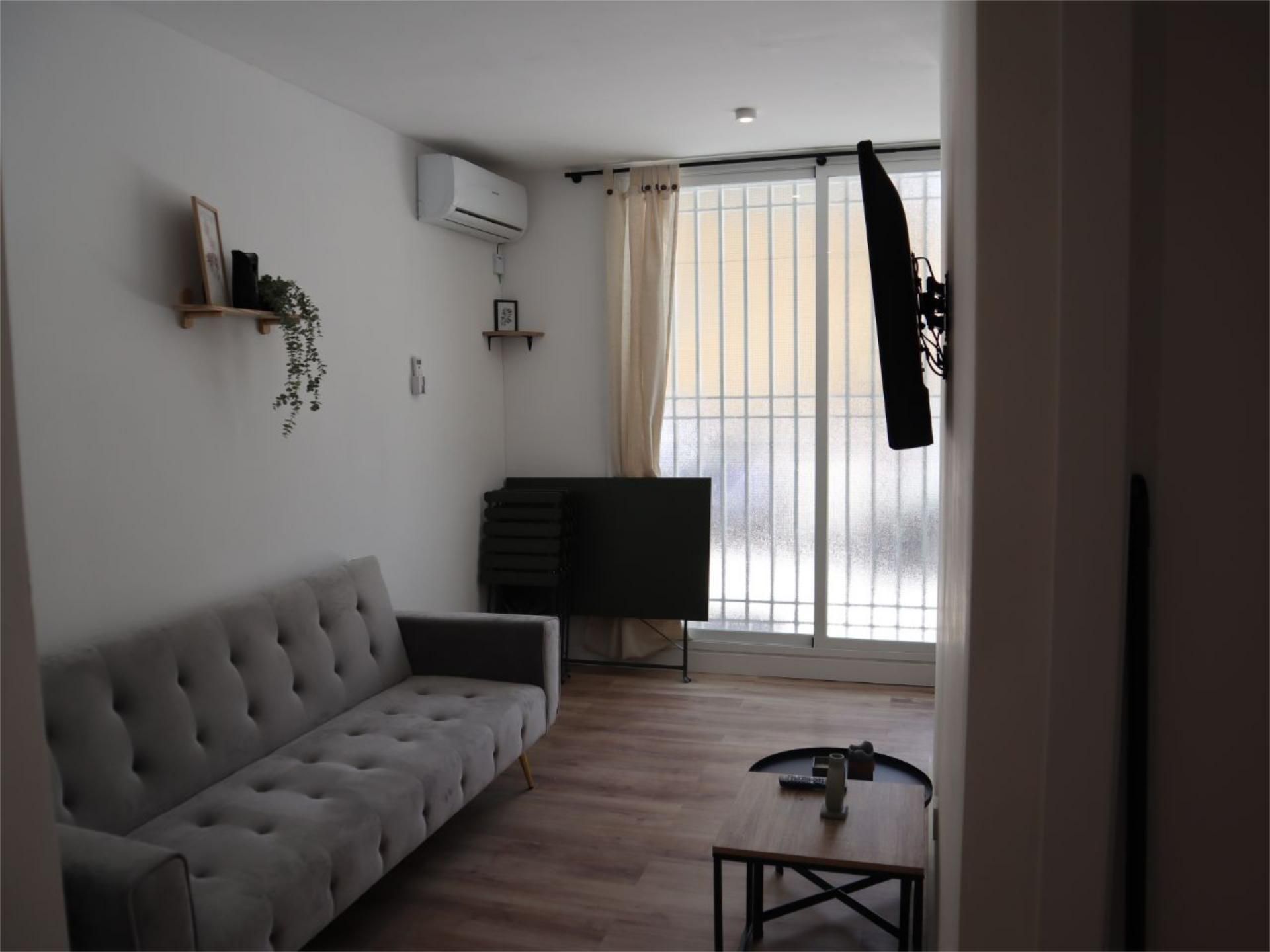 Sala d'estar de Pis en venda en  Madrid Capital amb Aire condicionat, Calefacció i Moblat