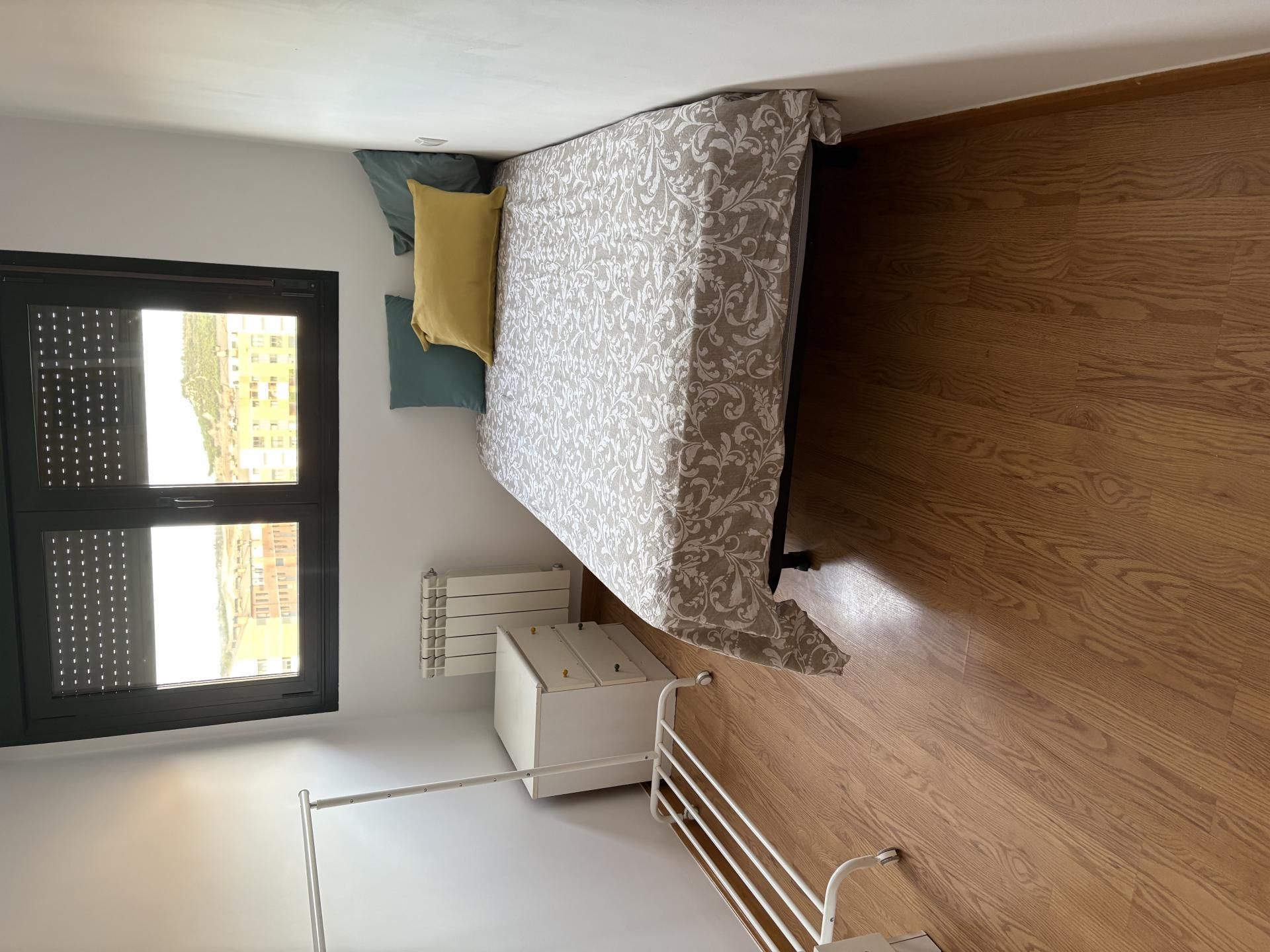 Bedroom of Flat to share in Arroyo de la Encomienda  with Heating, Private garden and Parquet flooring