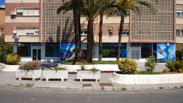 Local comercial en Alquiler en Calle Almáchar, 1-3 en Martín Carpena - Torre del Río