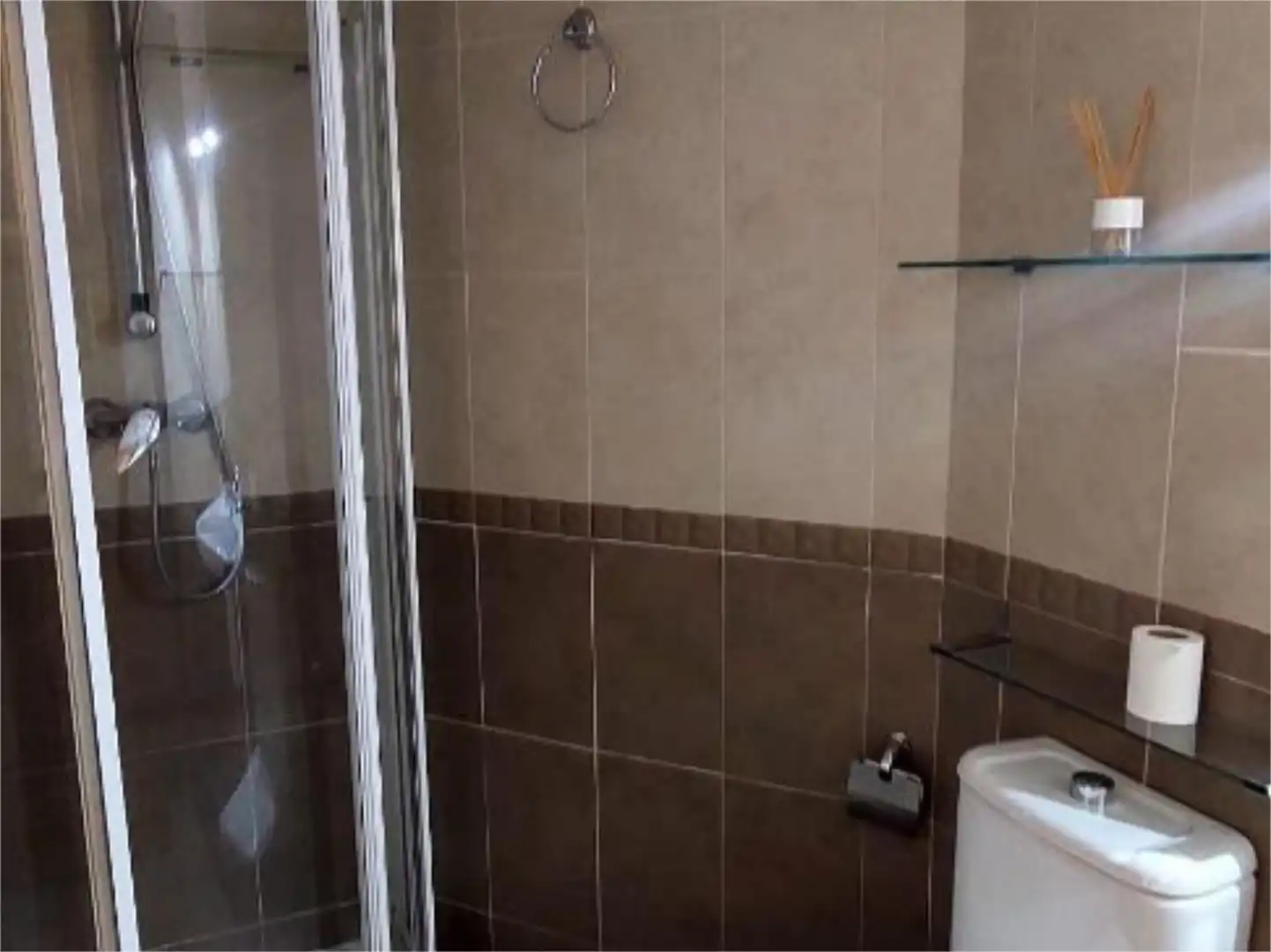 Piso en venta en Calle Colegio, 1, Ojén pueblo Baño de Piso en venta en Ojén con Terraza y Trastero