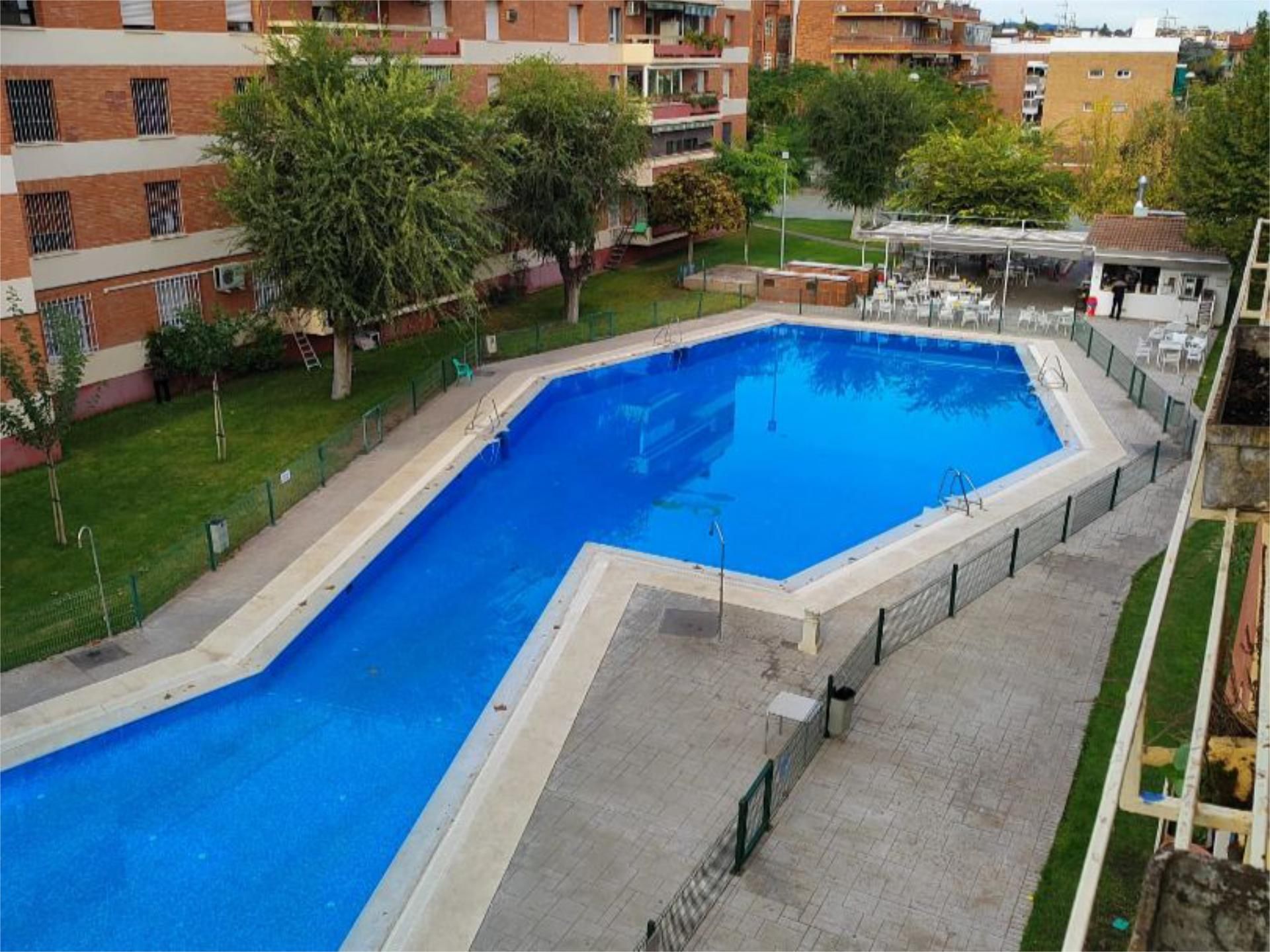 Piscina de Pis de lloguer en  Córdoba Capital amb Aire condicionat, Calefacció i Terrassa