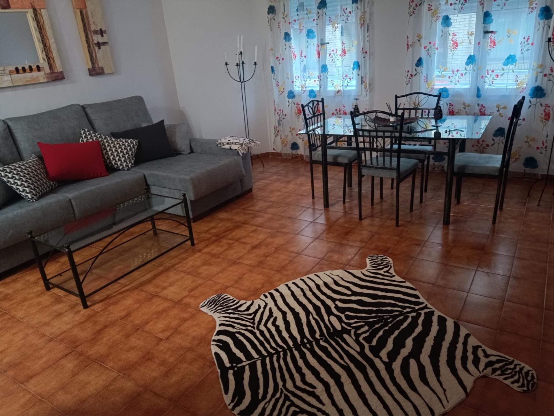 Sala d'estar de Pis de lloguer en Pozo Alcón amb Moblat