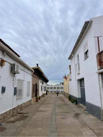 Casa adosada en Venta en Mequinenza