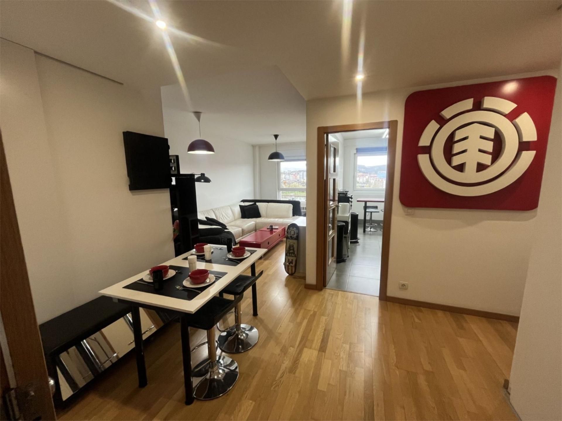 Pis en venda a Rúa Curros Enríquez, 35, Cambre Sala d'estar de Pis en venda en Cambre amb Calefacció, Traster i Moblat