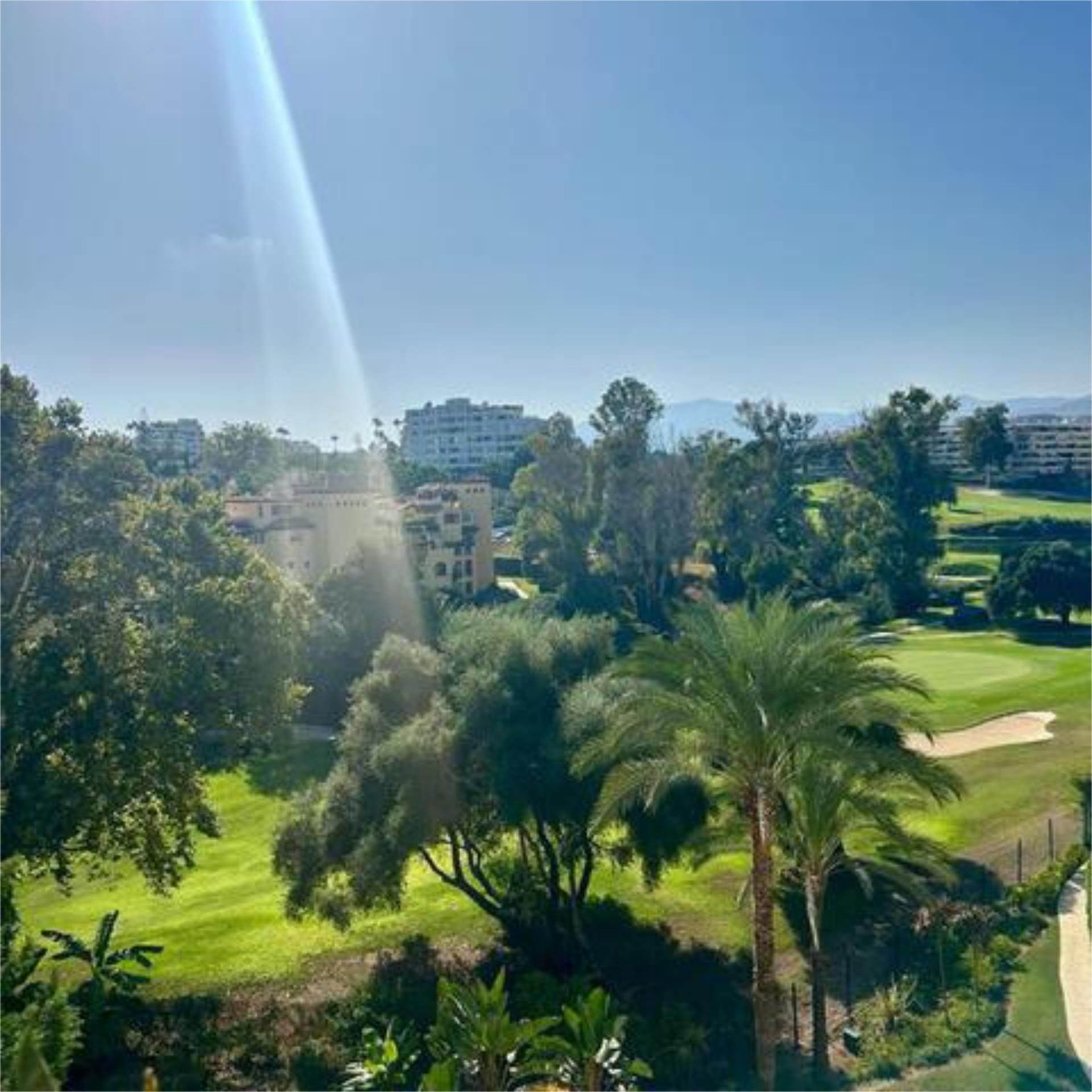 Vista exterior de Apartament en venda en Marbella amb Terrassa i Piscina