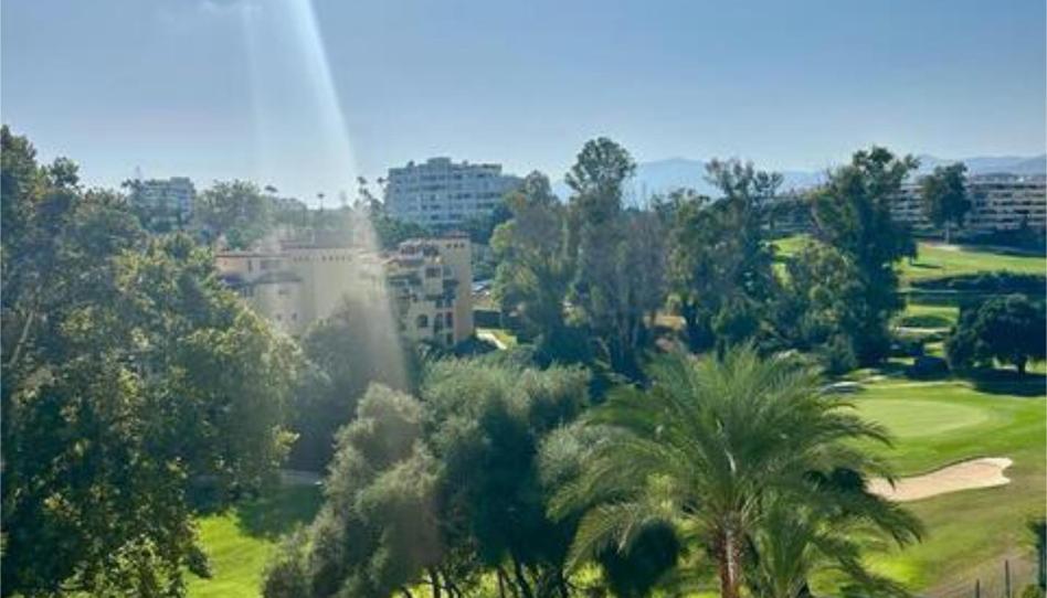 Apartamento en venta en Guadalmina Alta, Málaga - imagen 1 Foto 1 de Apartamento en venta en Guadalmina Alta, Málaga