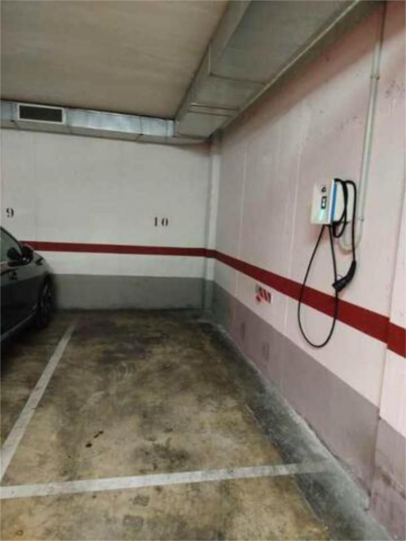 Garage to rent in Parc Central