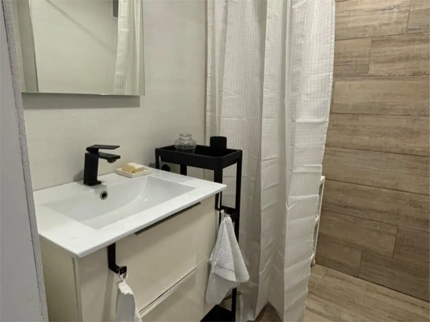 Bathroom of Flat for sale in Calvià  with Air Conditioner, Furnished and Community parking